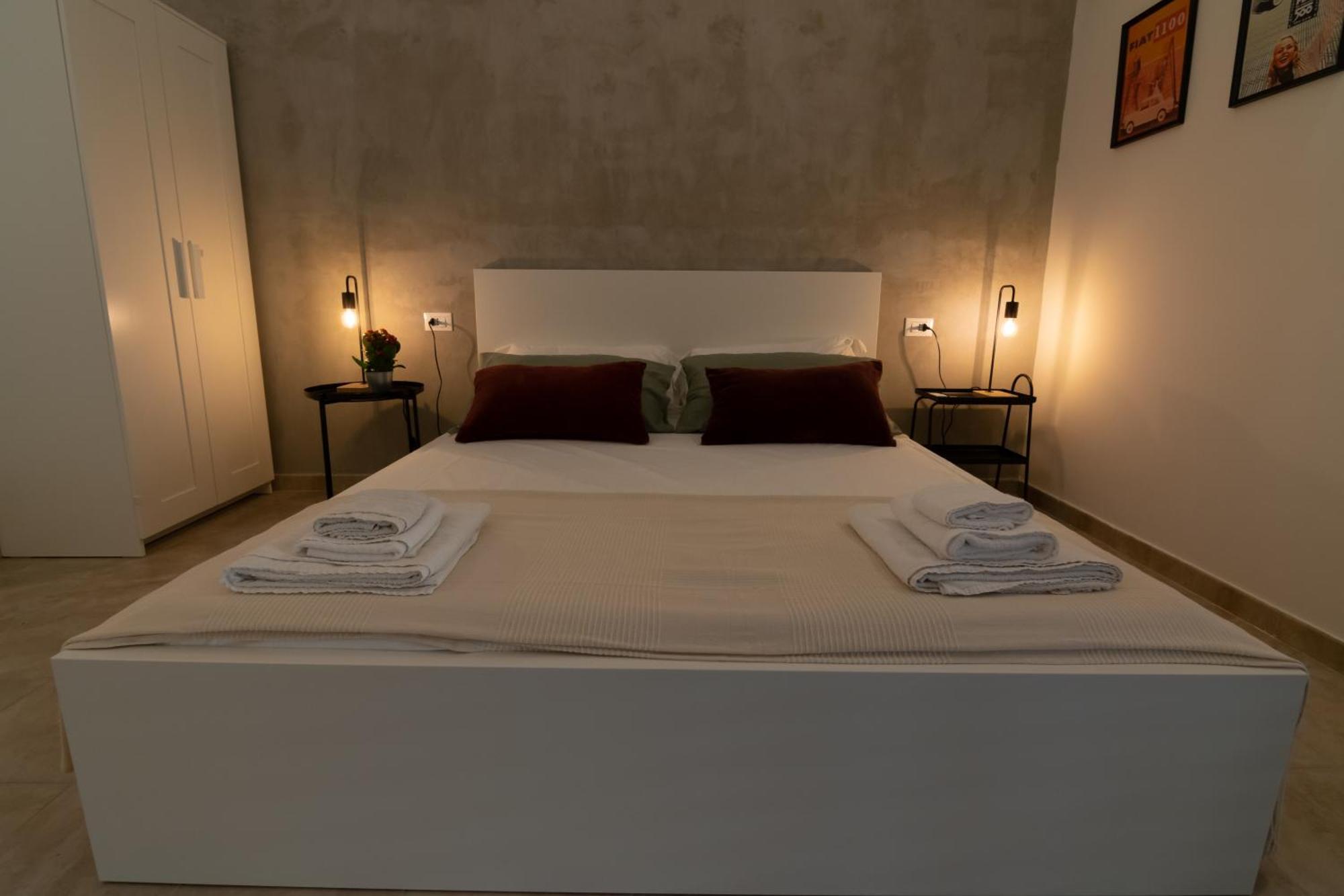 R-Home Exclusive Rooms Catania Esterno foto